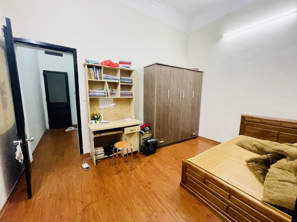 Bán nhà Định Công Thượng 35mx5t=4.5 tỷ 3 bước ra đường 2.5. Sổ đỏ căng đét